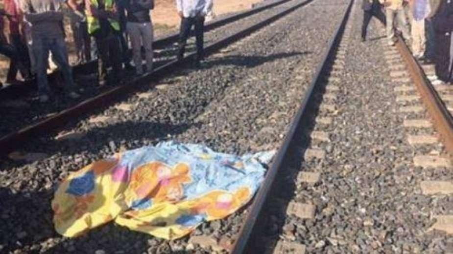 مصرع شاب دهسا أسفل عجلات قطار سريع أمام محطة ملوي بالمنيا