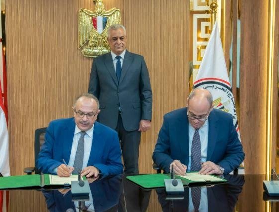 الإنتاج الحربي والمقاولون العرب يوقعان مذكرتي تفاهم لتعزيز التصنيع المشترك وفتح آفاق التعاون الصناعي والتسويقي في أفريقيا