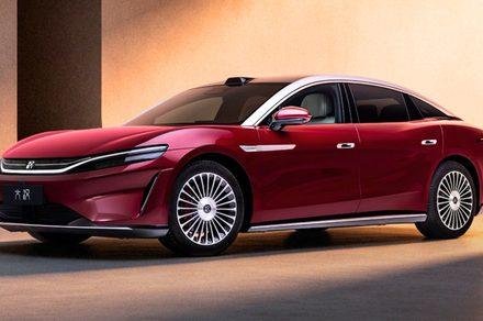 BYD’s $37,000 Da Han EV offers...