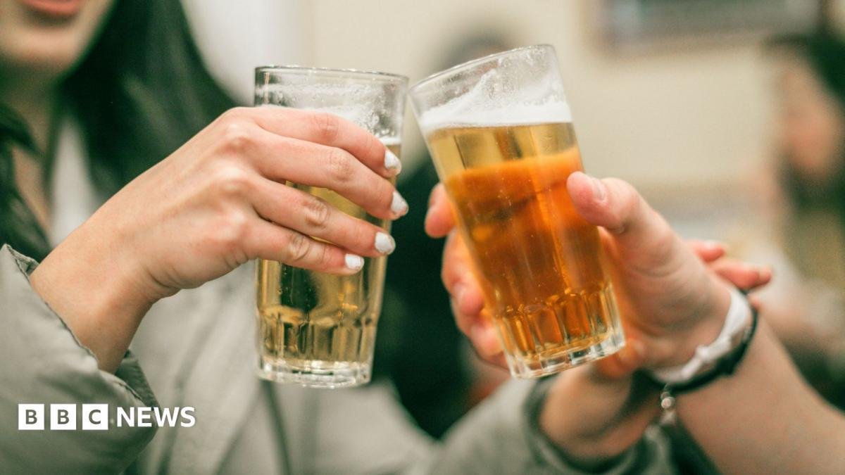 Pubs in England and Wales to a...