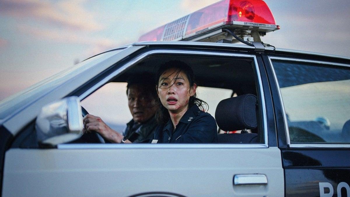Hope review: Na Hong-jins sava...