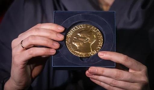 الإعلان عن الفائز بجائزة نوبل في الفيزياء لعام 2026 اليوم