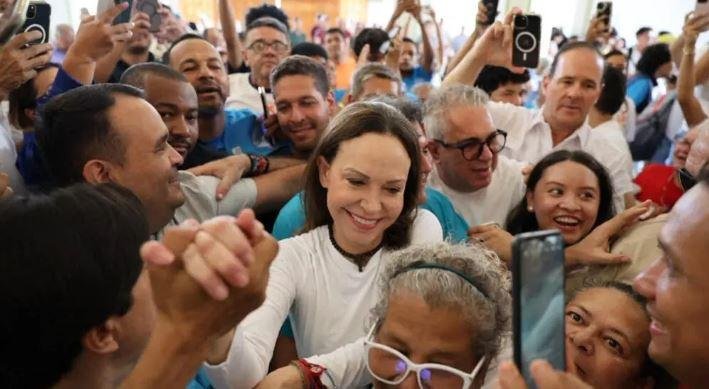 واشنطن بوست: عودة زعيمة المعارضة الفنزويلية ماتشادو تضغط على حكومة رودريجيز بشأن الانتخابات