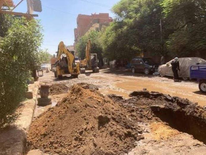 إصلاح كسر بخط مياه الشرب بمدين...