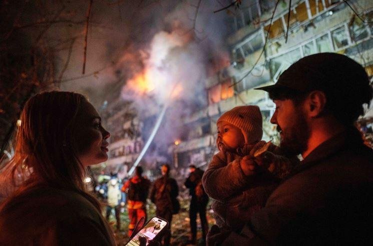 أوكرانيا: 600 ألف أسرة بدون كهرباء بعد هجمات روسية ضخمة