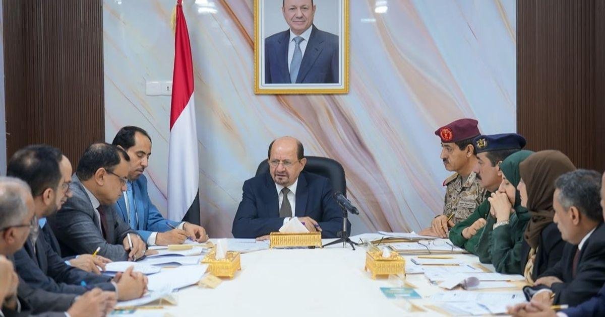 اليمن: الحوثيون يحاولون التغطية على الهزائم باستهداف مطار الملك خالد ومنشآت مدنية