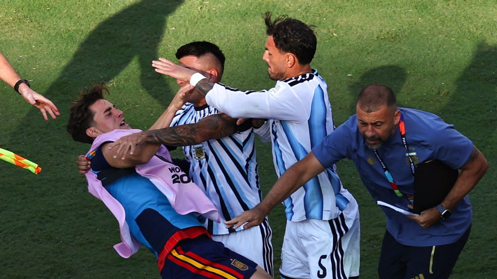 Spain coach says Argentina beh...