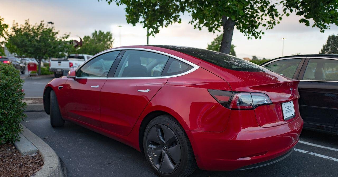 Tesla’s Door Handles Lead to I...