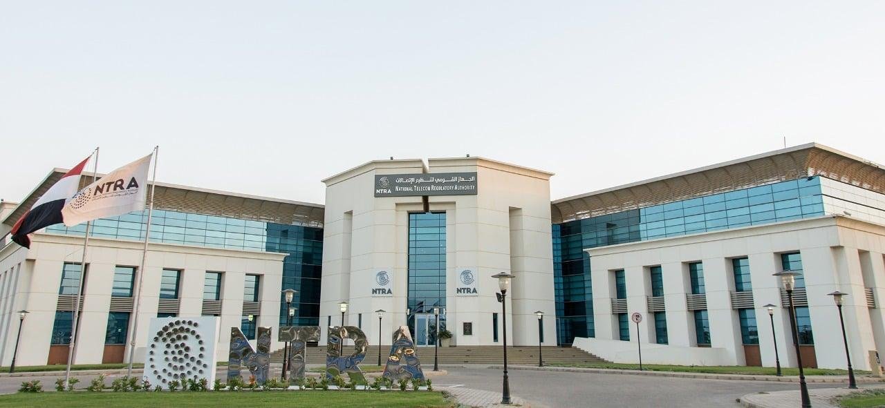 تنظيم الاتصالات يقر المواعيد الشتوية لعمل منافذ بيع خدمات الاتصالات