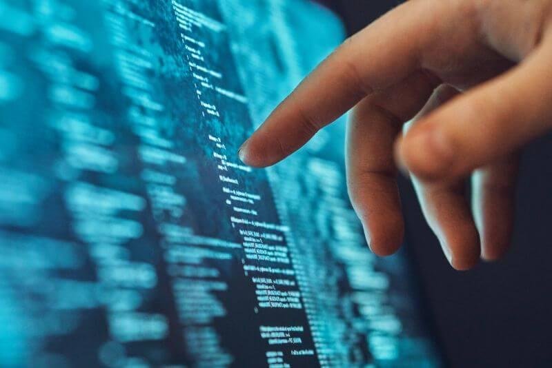شبكة إسبانية: قطاع التكنولوجيا يواجه نقصًا في الكفاءات رغم ارتفاع الرواتب
