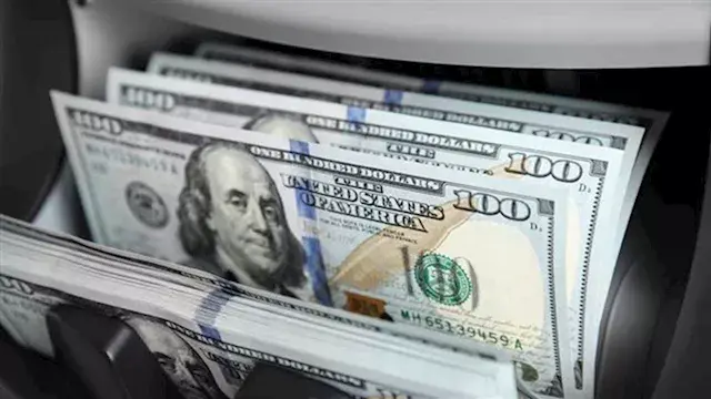 سعر الدولار  مقابل الجنيه في 10 بنوك  مع بداية تعاملات الاثنين