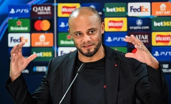 كومباني: مشاركة اللاعبين مع المنتخبات لن تحدد التشكيلة الأساسية لبايرن