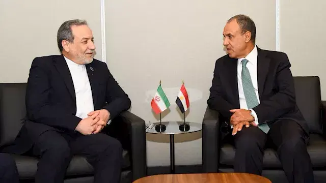 وزير الخارجية يدعو نظيره الإيراني لخفض التصعيد بالمنطقة