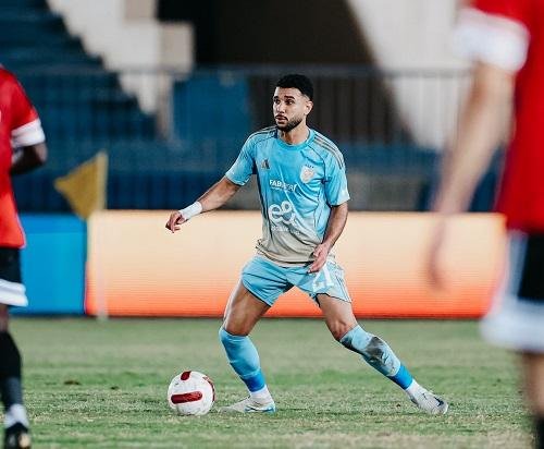 مدافع الأهلي: وائل جمعة قدوتي...