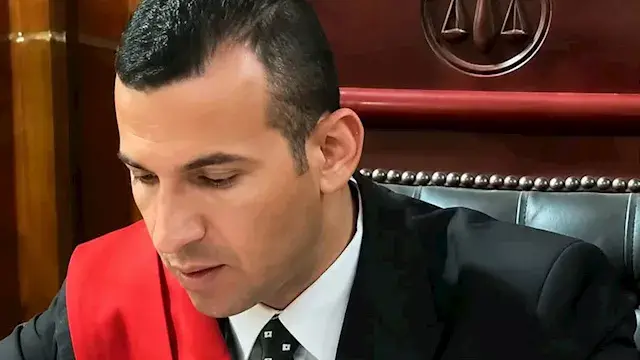 الحبس من 3 إلى 5 سنوات لـ"القاضي المزيف" و4 آخرين بتهمة انتحال صفة قاضية