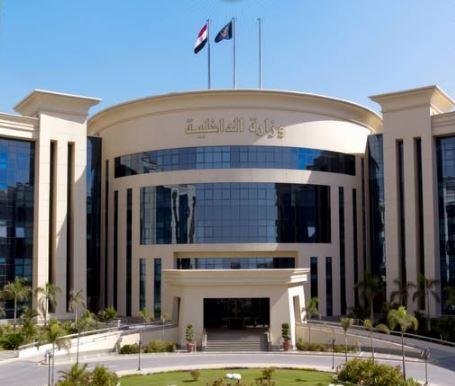 مضطرب نفسيا ومدمن لمخدر الآيس.. ضبط شخص أشعل النيران بمحتويات إحدى الكنائس بالجيزة