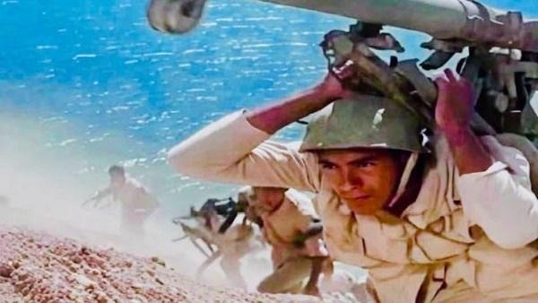 يسري الفخراني يستعيد بطولات جنود أكتوبر: فتحوا 60 ثغرة في خط بارليف ونقلوا مدافع تزن 120 كيلو