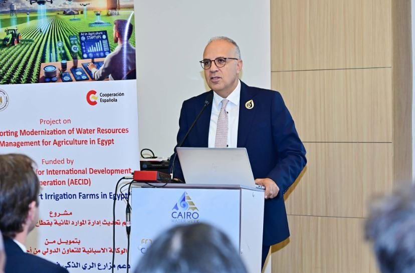 وزير الري يؤكد أهمية التوسع في دراسات خفض تكاليف الطاقة المستخدمة في التحلية