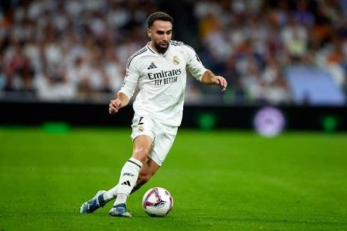 كارفاخال يقترب من خيتافي بعد رحيله عن ريال مدريد