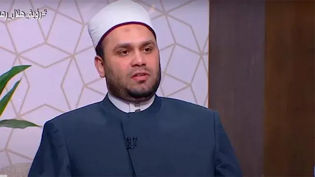 ما حكم رد السلام أثناء قراءة ا...