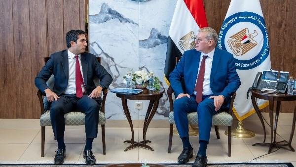 وزير البترول يبحث إقامة مجمع للأسمدة الفوسفاتية باستثمارات تتجاوز 5ر1 مليار دولار