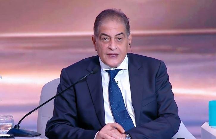 أسامة كمال أثناء إدارة جلسة الخطاب الديني بمنتدى مصر: الأطفال والشباب من نقاط الاستهداف