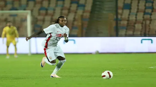 الكشف عن طاقم تحكيم مباراة الز...