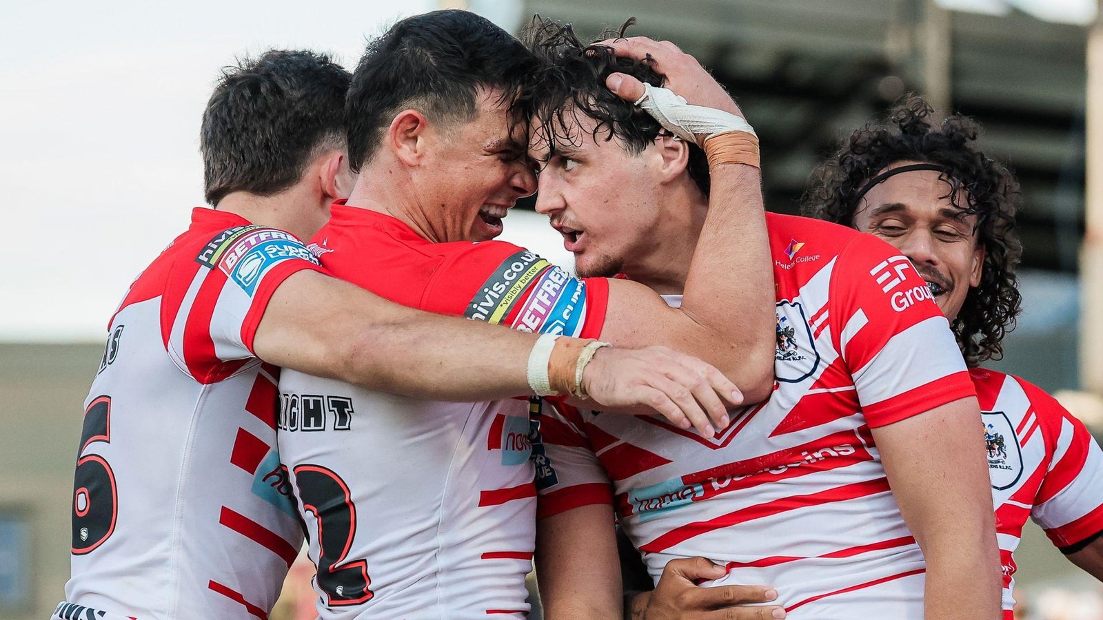 St Helens keep slim play-off h...