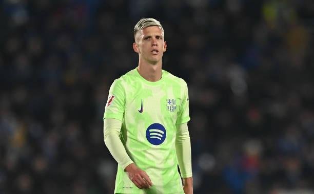 ضربة لبرشلونة قبل الكلاسيكو.. أولمو مهدد بالغياب أمام ريال مدريد