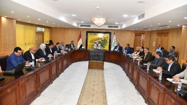 محافظ الفيوم يحيل رئيس الوحدة المحلية بالغرق للتحقيق بسبب التقصير في العمل
