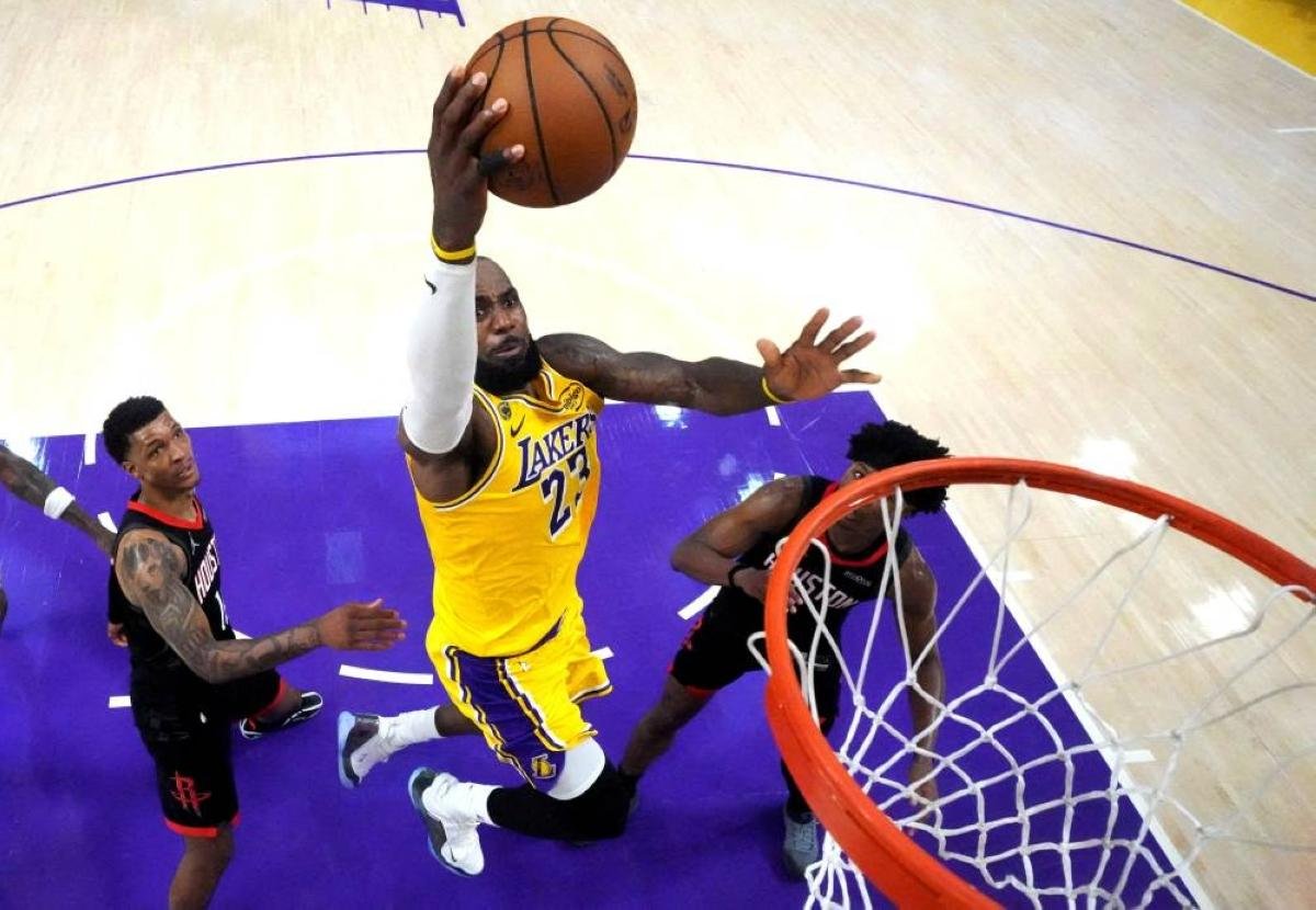 LeBron James leaving Lakers, t...