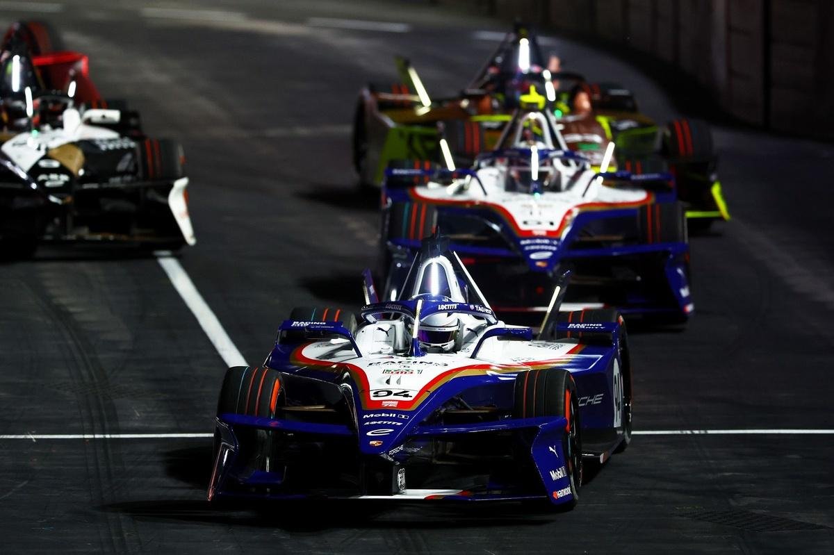Pascal Wehrlein responds to Po...
