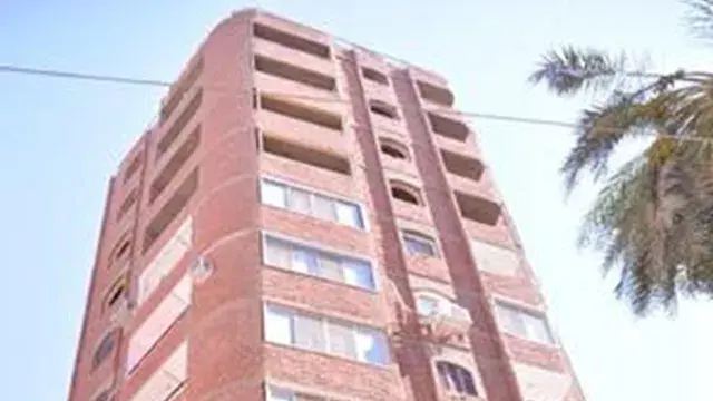 ميل برج سكني بالقوصية يثير الق...