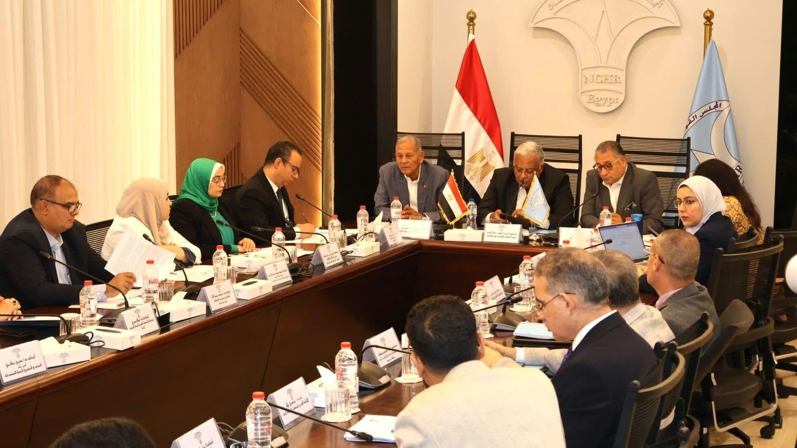 المجلس القومي لحقوق الإنسان يناقش دمج البُعد البيئي والمناخي في الاستراتيجية الوطنية الجديدة