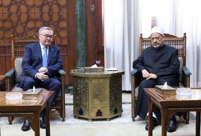 شيخ الأزهر: مستعدون لتدريب أئمة كازاخستان على مواجهة الأفكار المتطرفة والتعامل مع قضايا التعايش