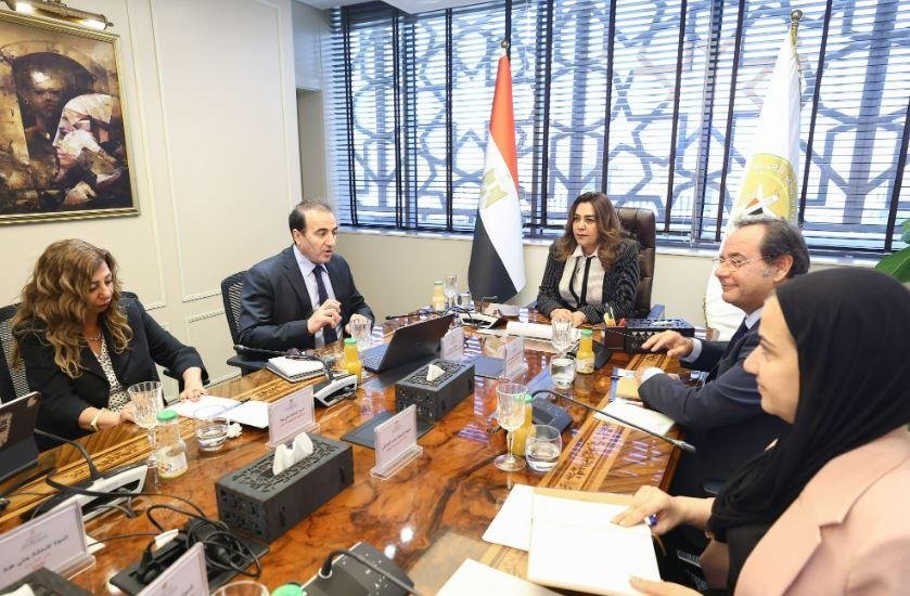 وزيرة التنمية المحلية والبيئة...