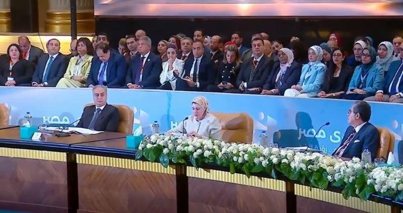 مديرة القومي للبحوث الاجتماعية تستعرض التحديات التي تواجه الطبقة المتوسطة: المؤهل لم يعد كافيا للصعود