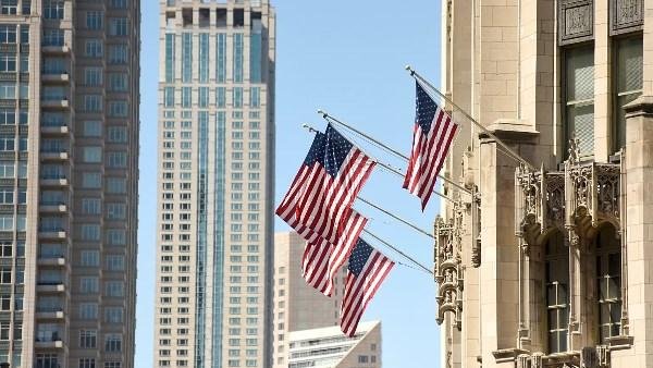بسبب تهديدات إيرانية.. أمريكا تجلي أفرادًا من سفاراتها وقواعدها العسكرية بالشرق الأوسط