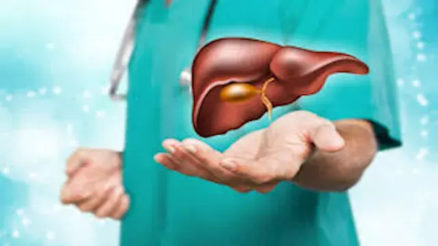 ماذا يحدث للكبد عند الإفراط في تناول الحلويات والسكريات؟