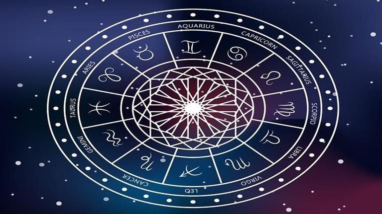 برج الدلو.. حظك اليوم الإثنين 5 أكتوبر 2026: تجربة شيء غير مألوف