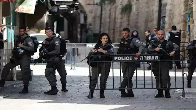 سرقة سلاح حارس أمن في مدرسة وسط تل أبيب