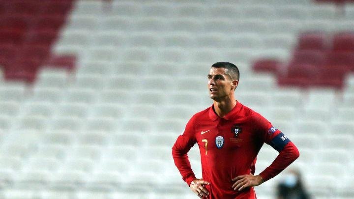 رئيس حكومة ماديرا يدافع عن رونالدو بعد مغادرته معسكر البرتغال