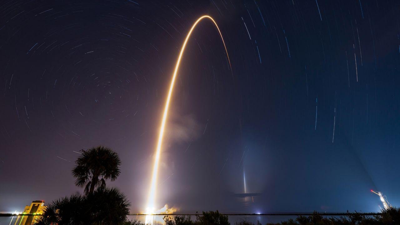 SpaceX sets rocket-reuse recor...