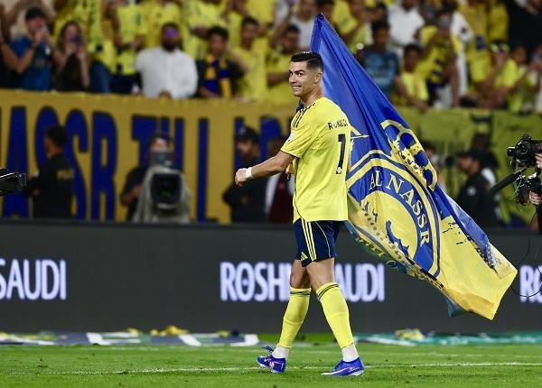 بهاتريك رونالدو.. النصر يكتسح الخلود بخماسية في الدوري السعودي