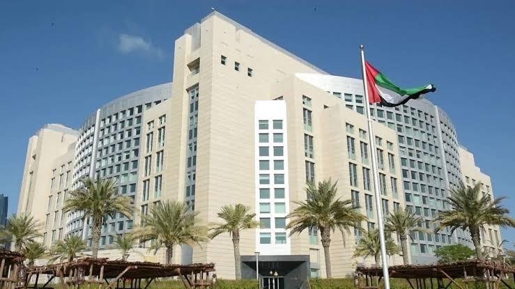 الإمارات تدين هجمات الحوثيين على مطار الملك خالد بالرياض وطائرة سعودية