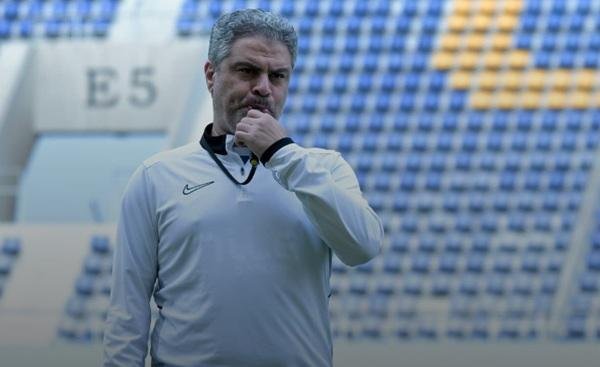 معتمد جمال يحفز لاعبي الزمالك...