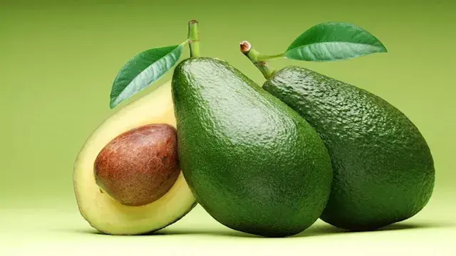 8 أطعمة مع الأفوكادو.. هل هناك تركيبات يجب تجنبها؟