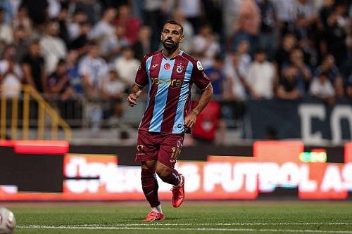 محمد صلاح يبحث عن مواصلة التأل...