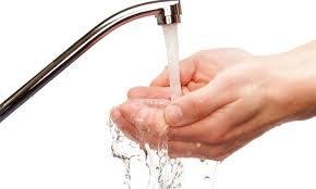 دعاء الوضوء يبيض وجهك يوم القيامة.. ردده عند غسل اليدين