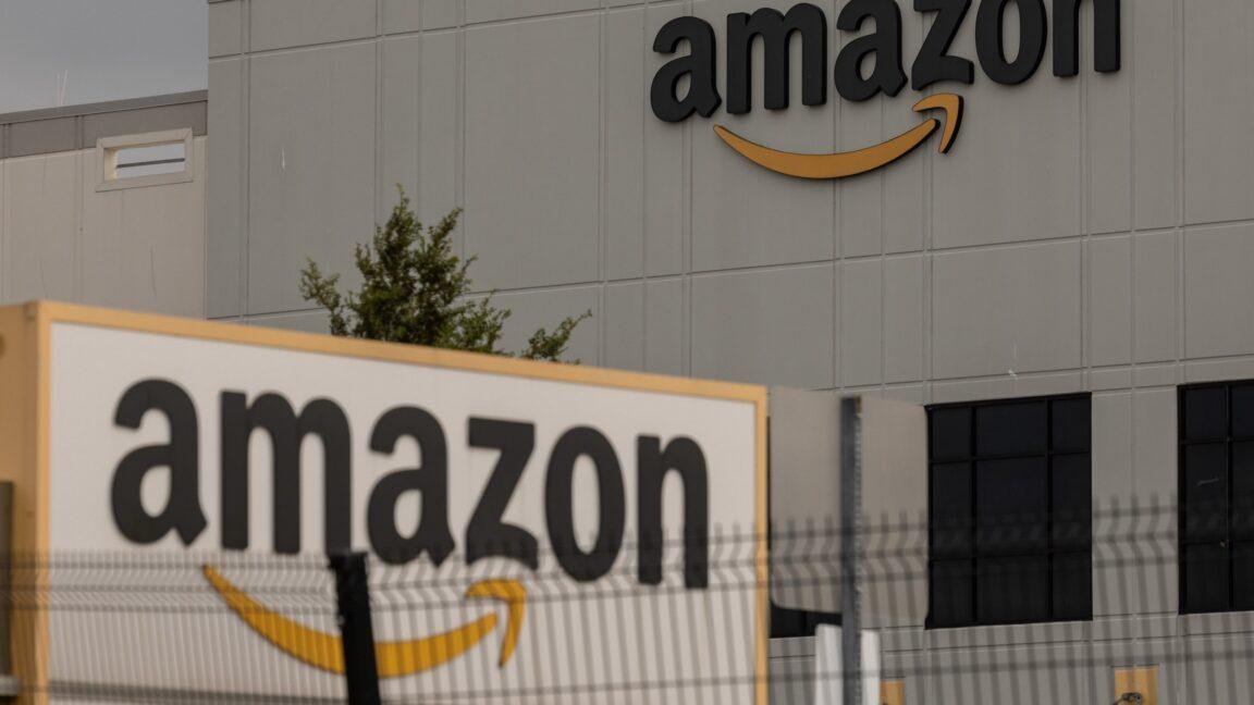 Lawsuit: Amazon refused to giv...
